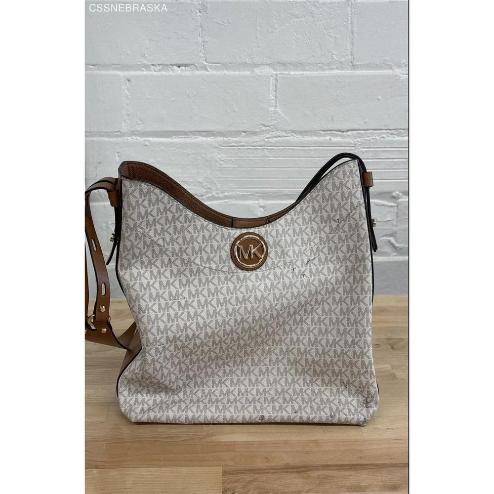 Michael Kors Vanilla/Acorn Bowery Hobo Large‎ Shoulder Bag - Size M
